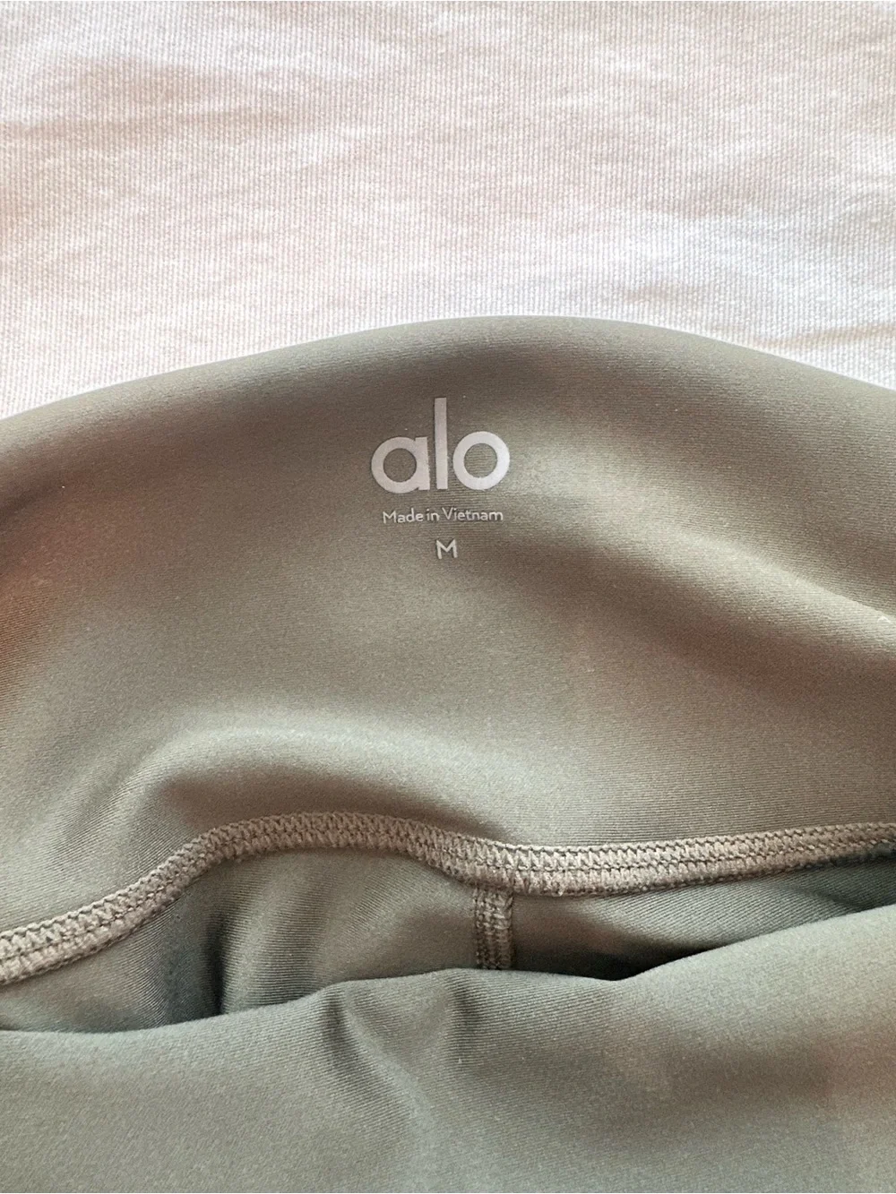 ALO Yoga Olive Green High-Rise Leggings with Subtle Logo